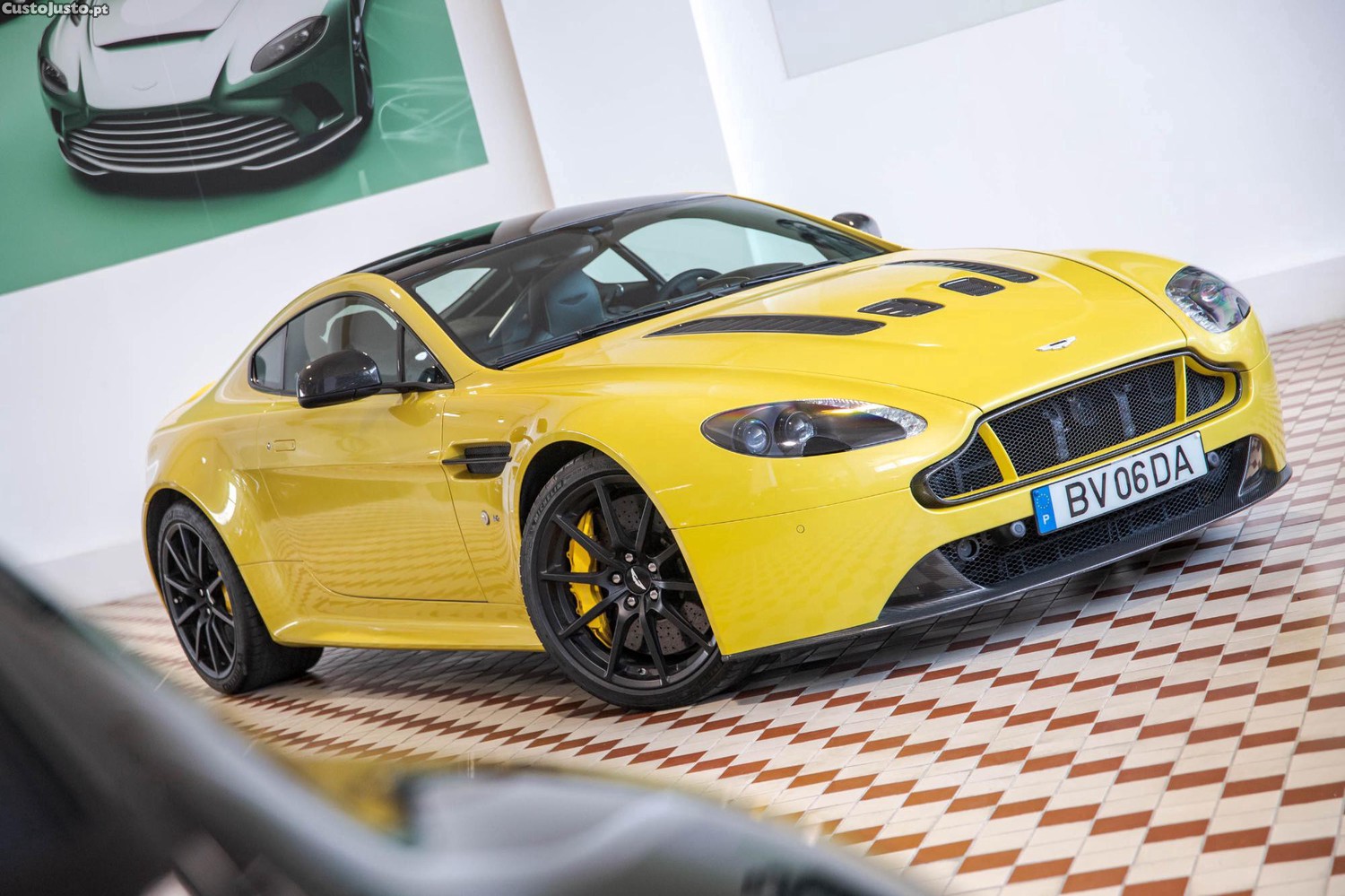 Aston Martin V12 Vantage V12 S — photo 5