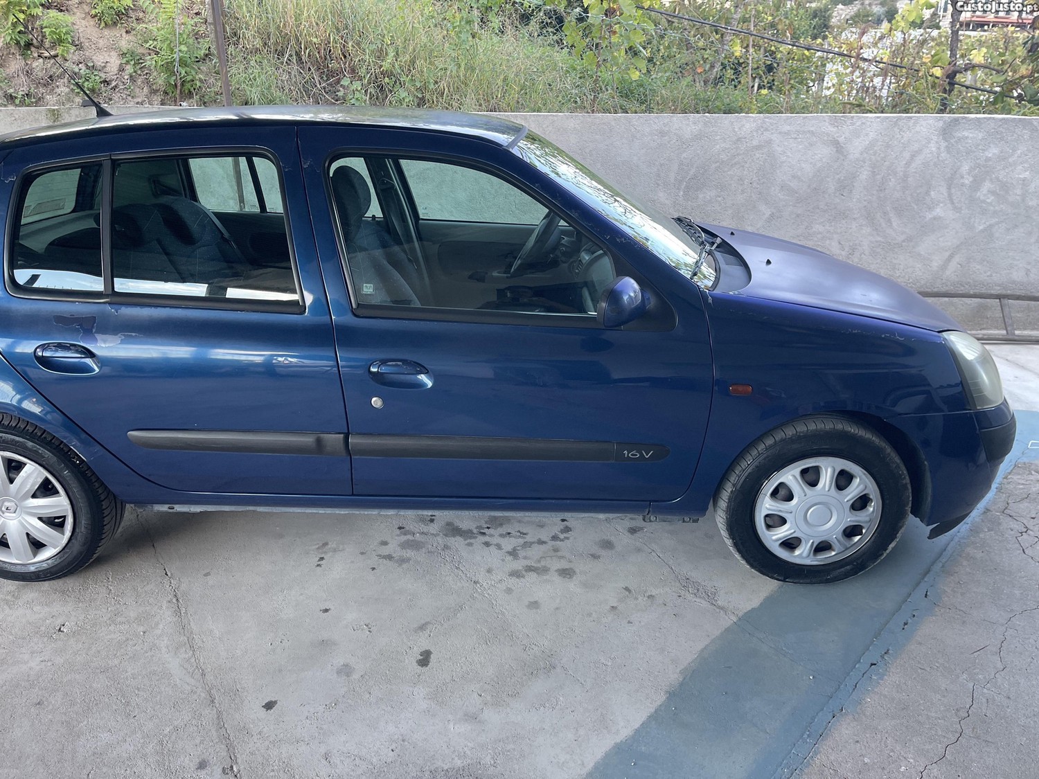 Renault Clio 1.2  16valvulas 5 portas gasolina 2002 - 02 — photo 4