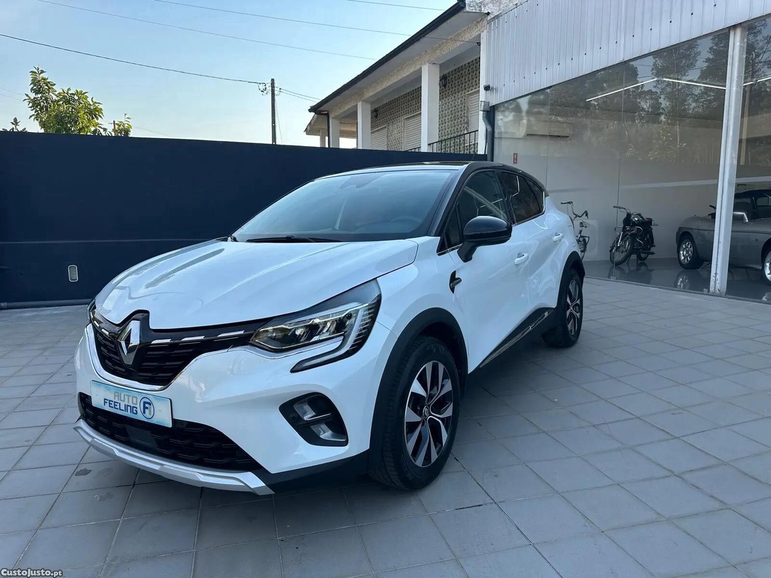 Renault Captur 1.6 E-Tech Intens — photo 3