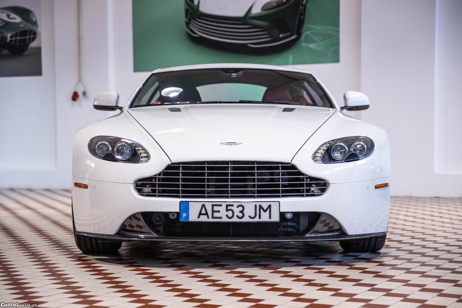 Aston Martin V8 Vantage S — photo 2