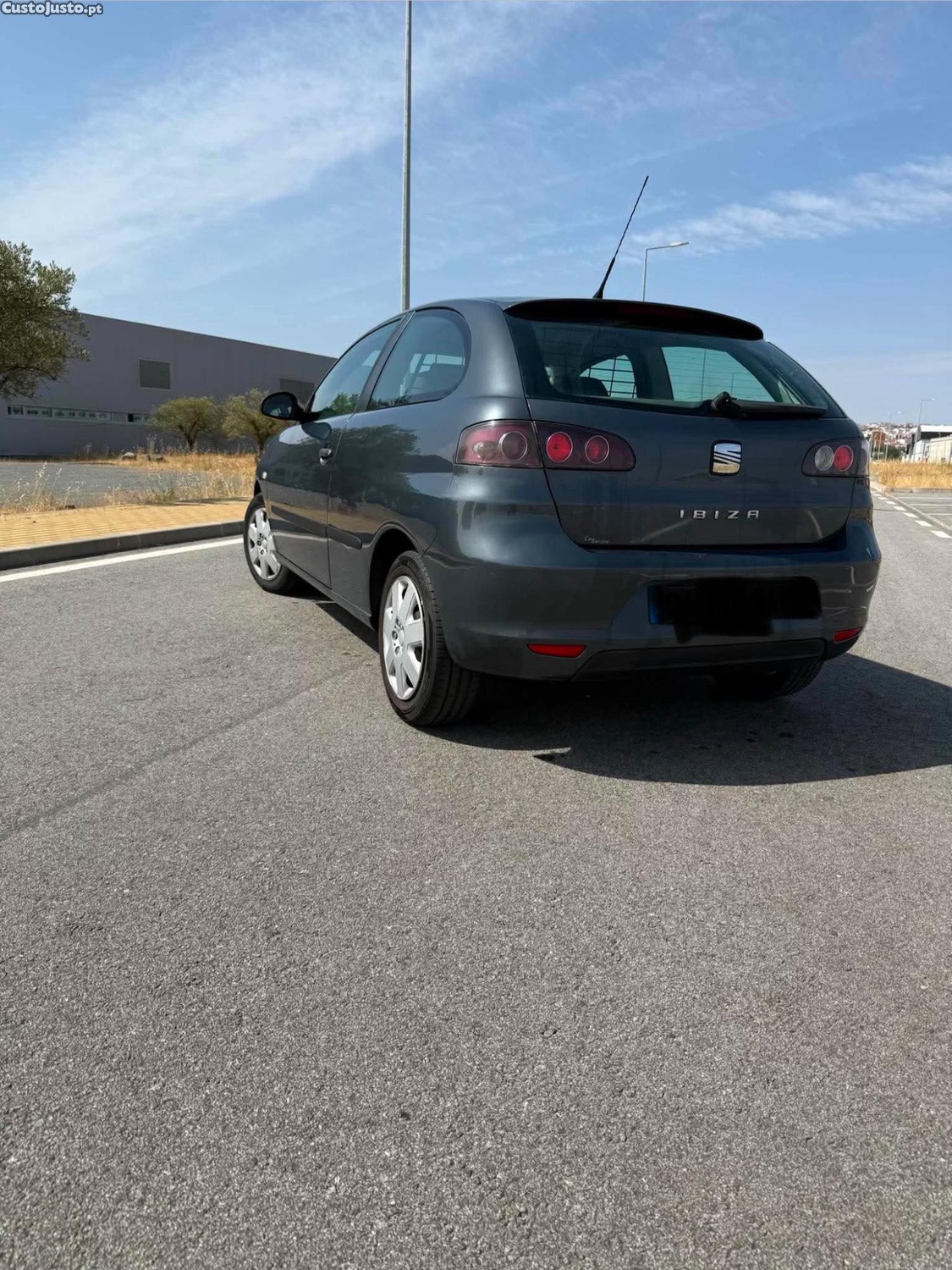 SEAT Ibiza 1.4 Tdi — fotografia 8
