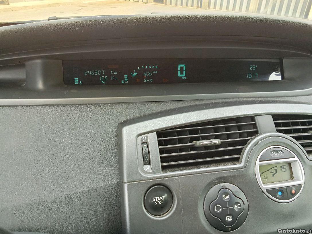 Renault Scénic 1.5dvi 101cv — fotografia 4