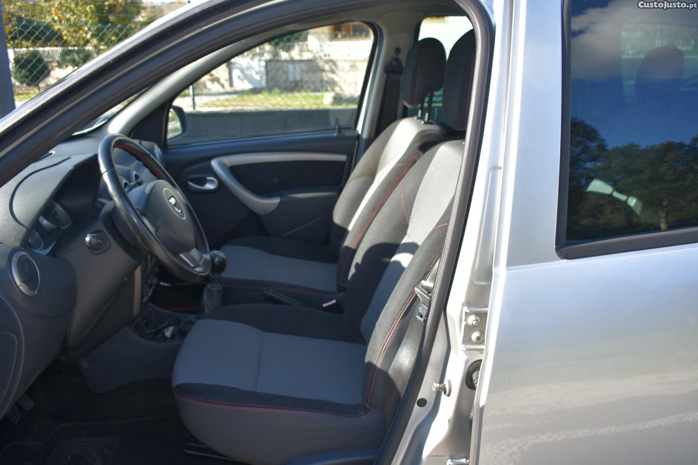 Dacia Duster 1.5 dCi SL Delsey — fotografia 12