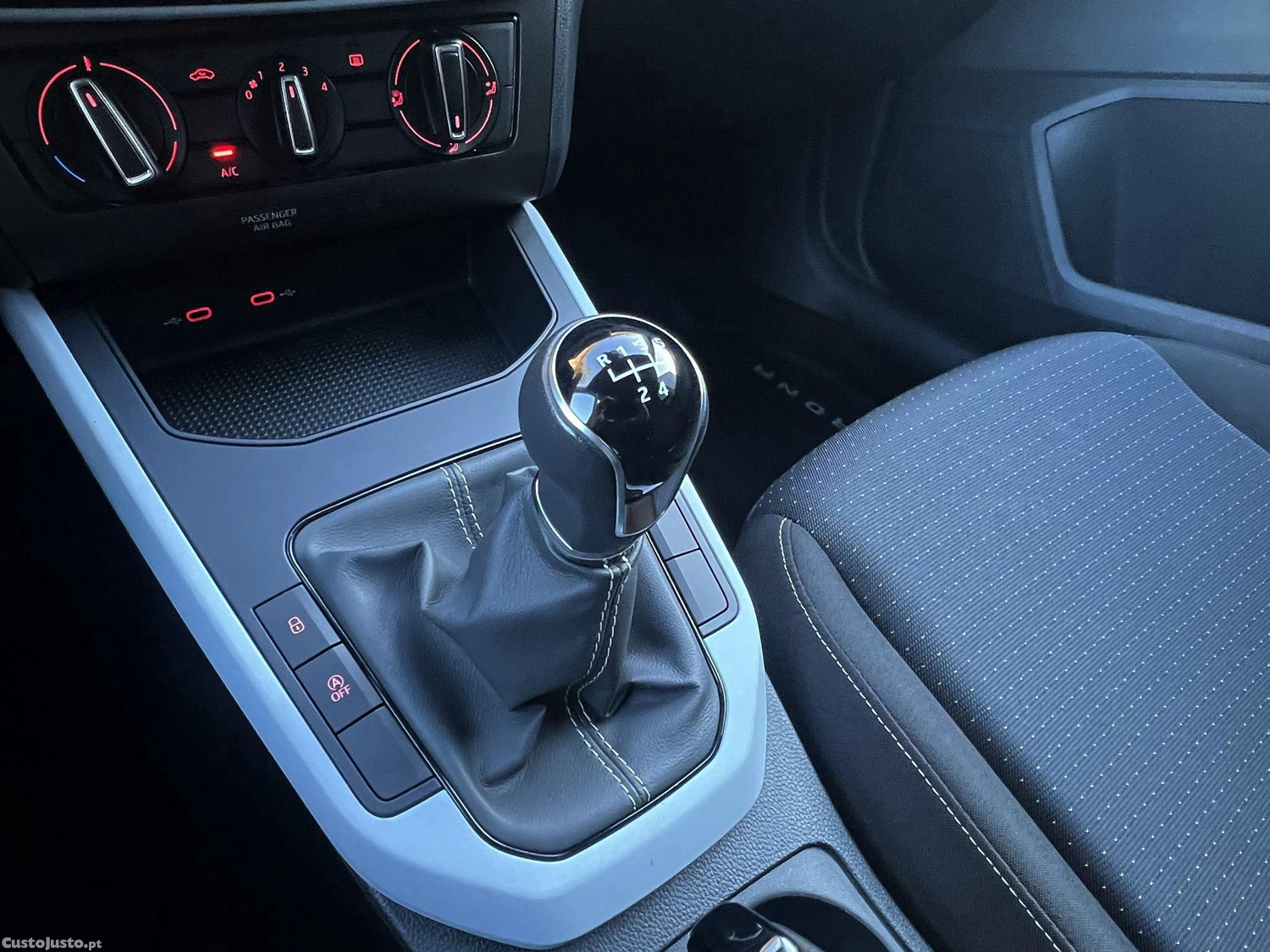 SEAT Arona TSI Style Plus — fotografia 3