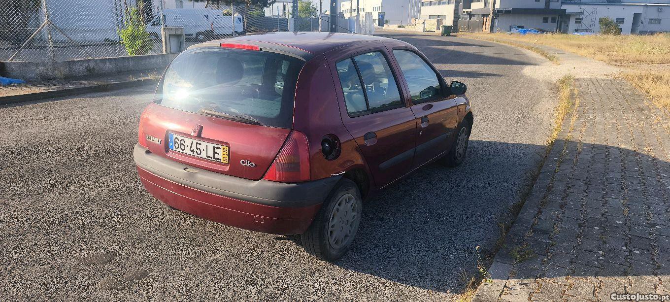 Renault Clio rt — fotografia 7