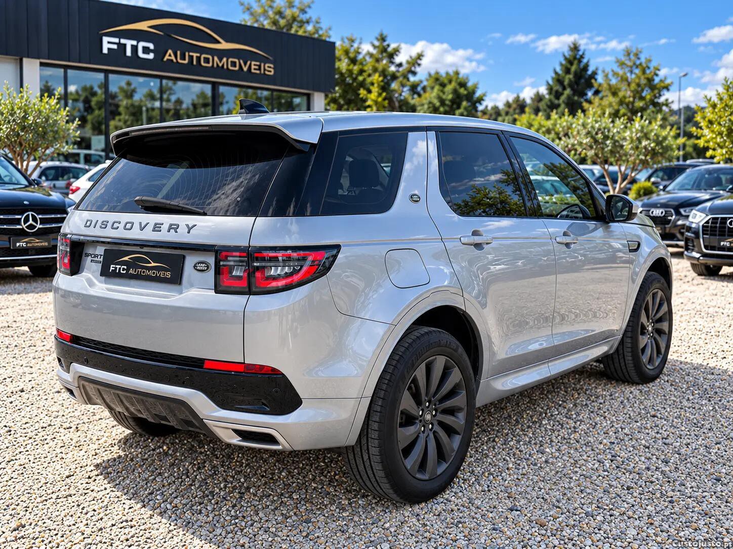 Land Rover Discovery 2.0 D AWD R-Dynamic SE — photo 5