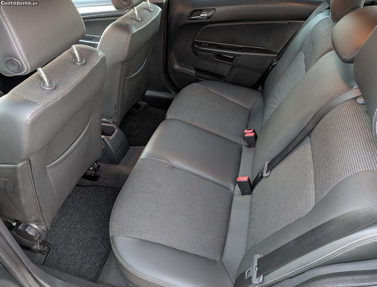 Opel Astra Station Wagon - 08 — photo 3