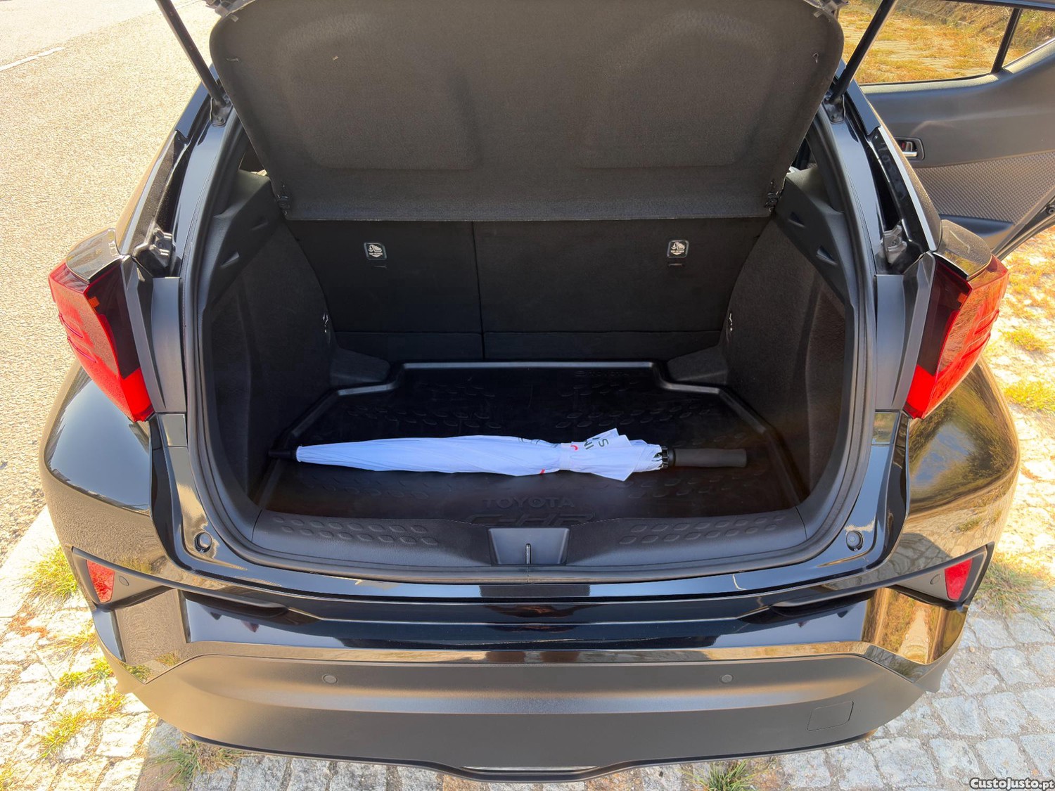 Toyota C-HR Exclusive + Pack Luxury - 21 — photo 4