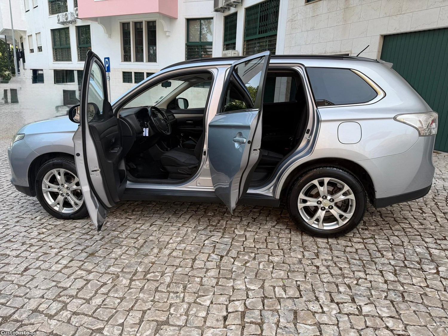 Mitsubishi Outlander 2.2 DI-D Intense — fotografia 18