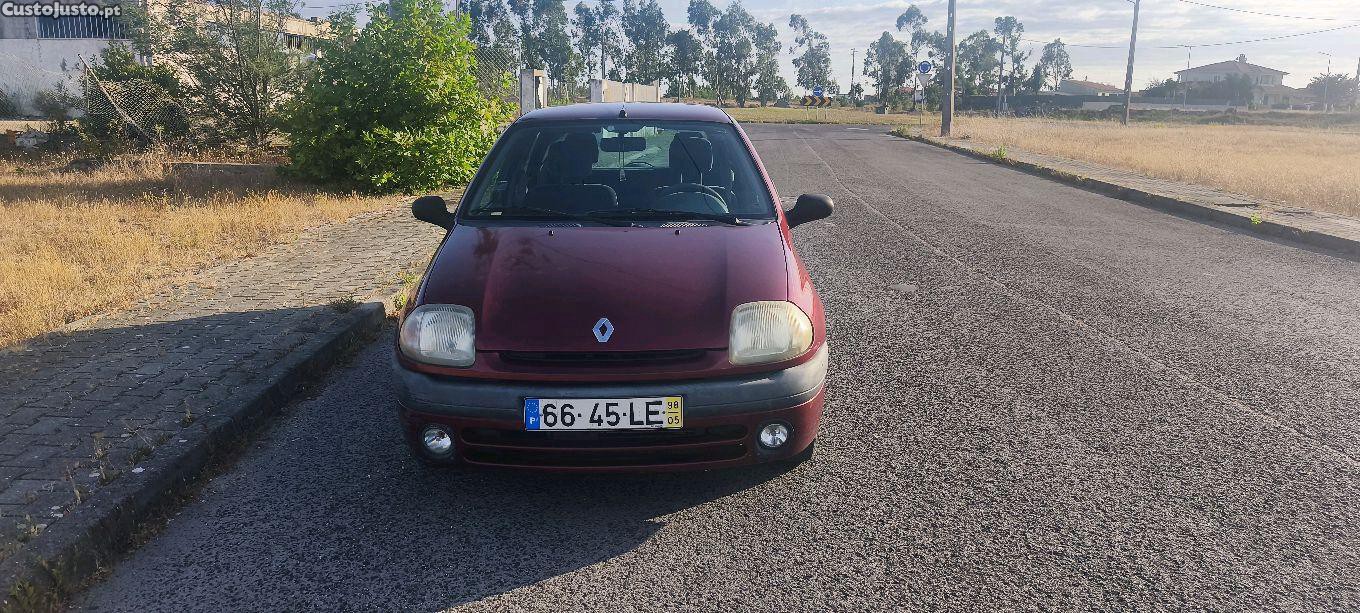 Renault Clio rt — fotografia 12