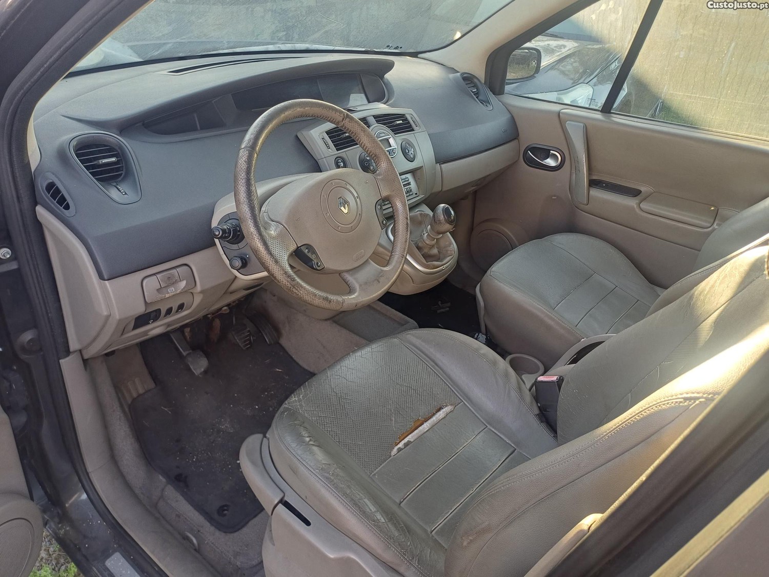Renault Grand Scénic 1.9 dci 7 lugares c/ avaria - 05 — photo 3