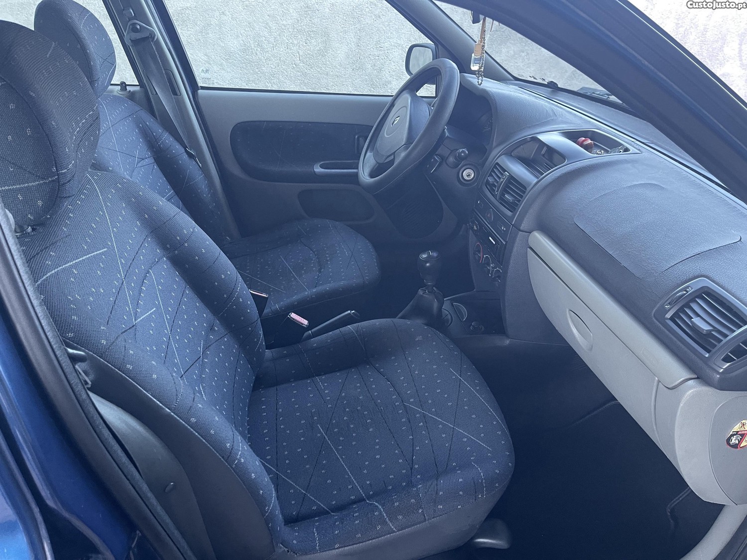 Renault Clio 1.2  16valvulas 5 portas gasolina 2002 - 02 — photo 3