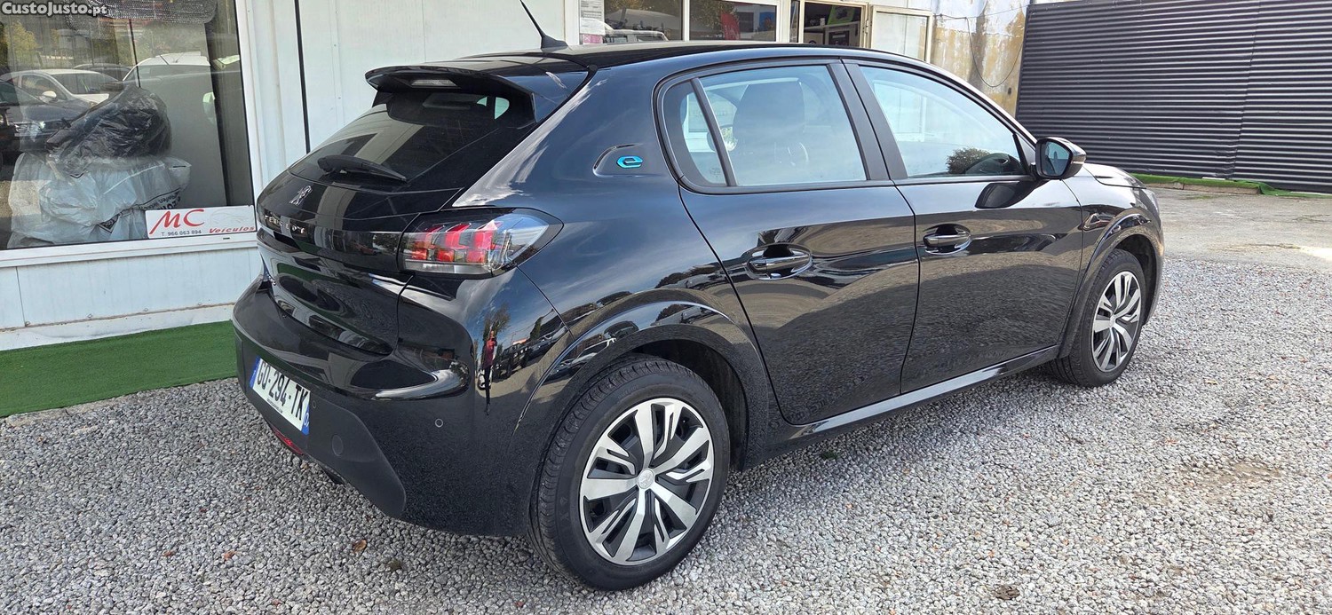 Peugeot e-208 50 Kwh Active - 23 — photo 2