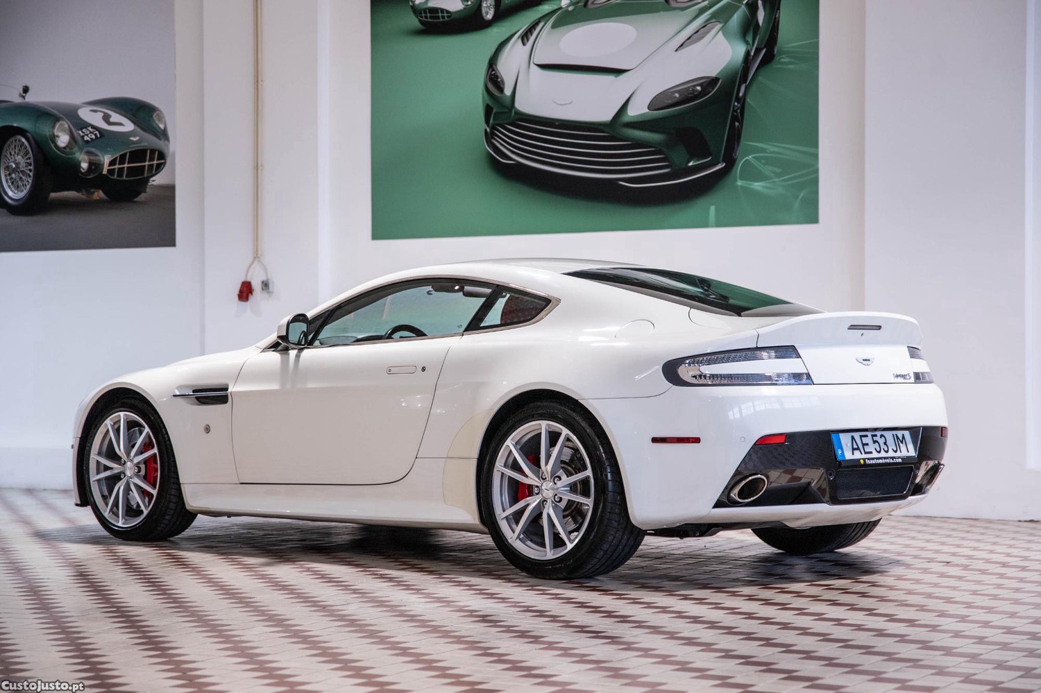 Aston Martin V8 Vantage S — photo 3