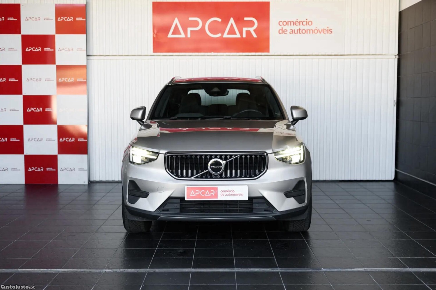 Volvo XC40 1.5 T4 PHEV Core — photo 2