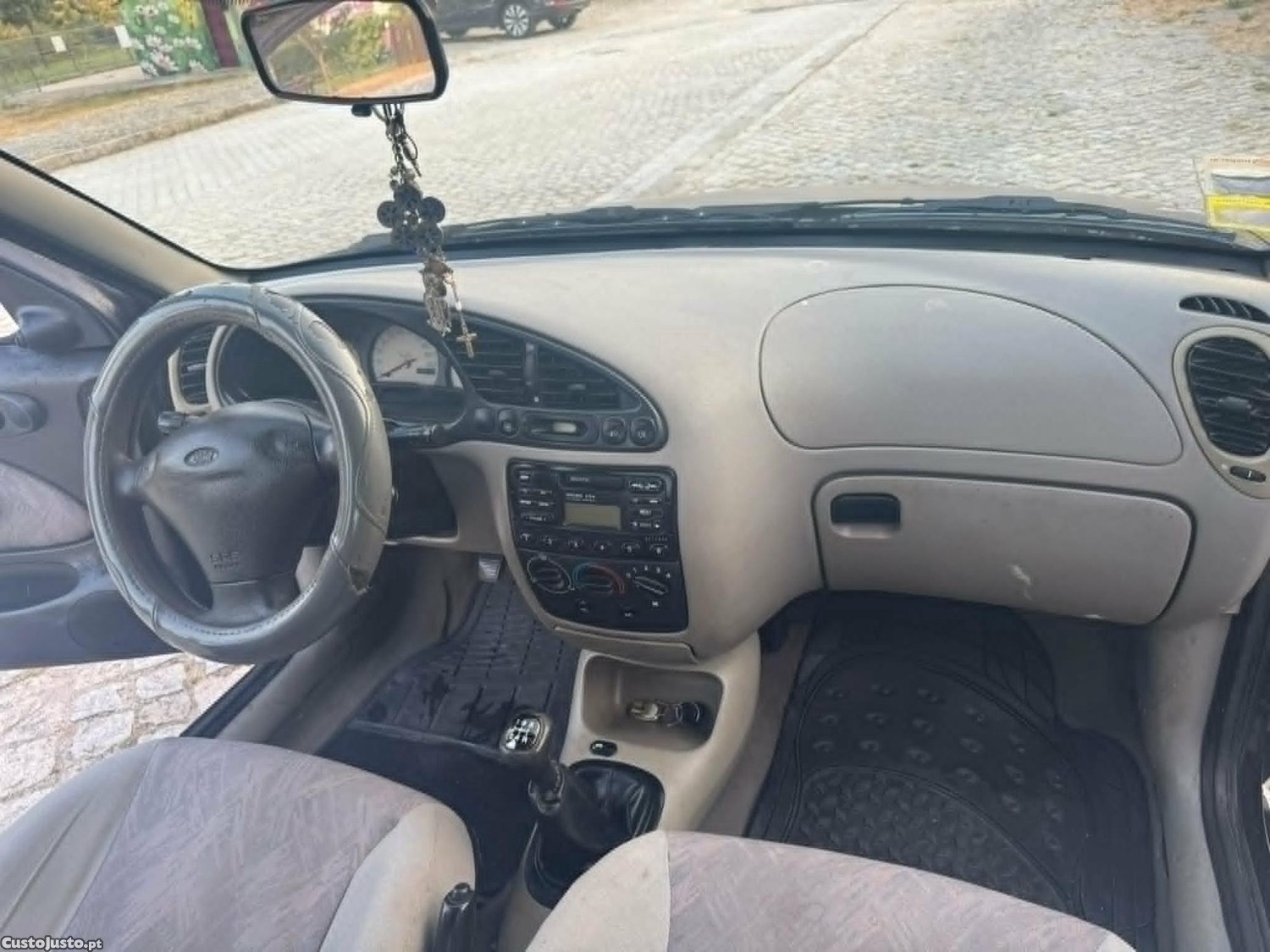 Ford Fiesta 1.2  - 98 — photo 4