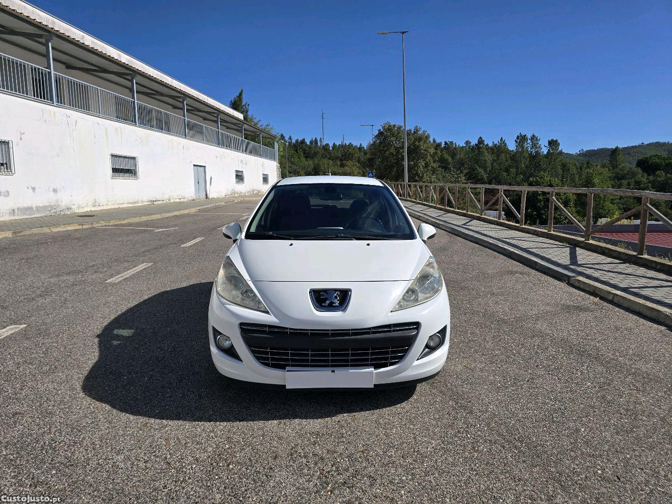 Peugeot 207 1.4 HDI Sportium Nacional 2012 - 12 — photo 3
