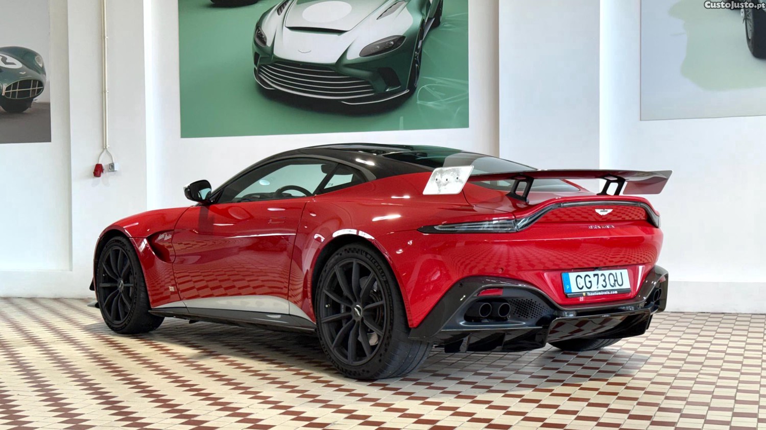 Aston Martin Vantage V8 Heritage Edition — photo 3