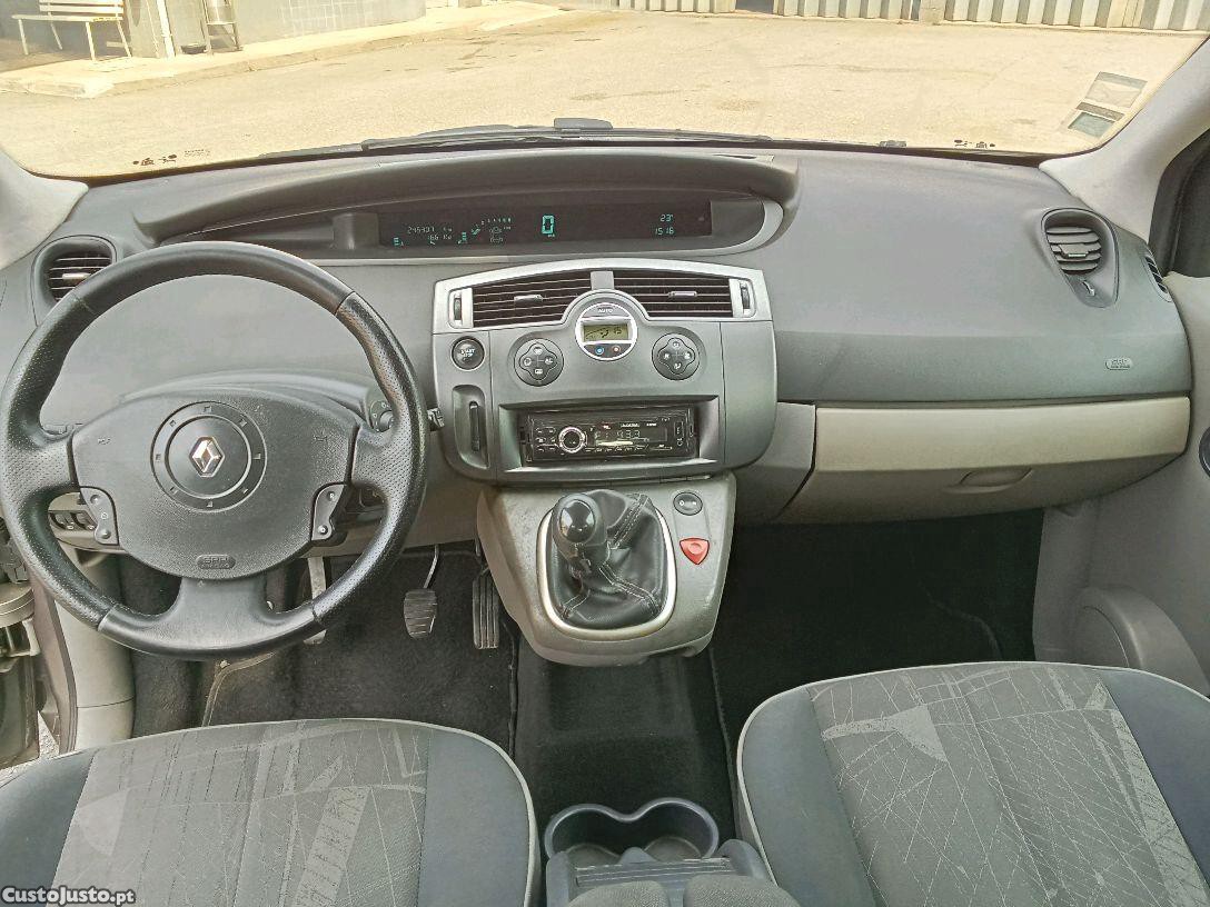 Renault Scénic 1.5dvi 101cv — fotografia 3
