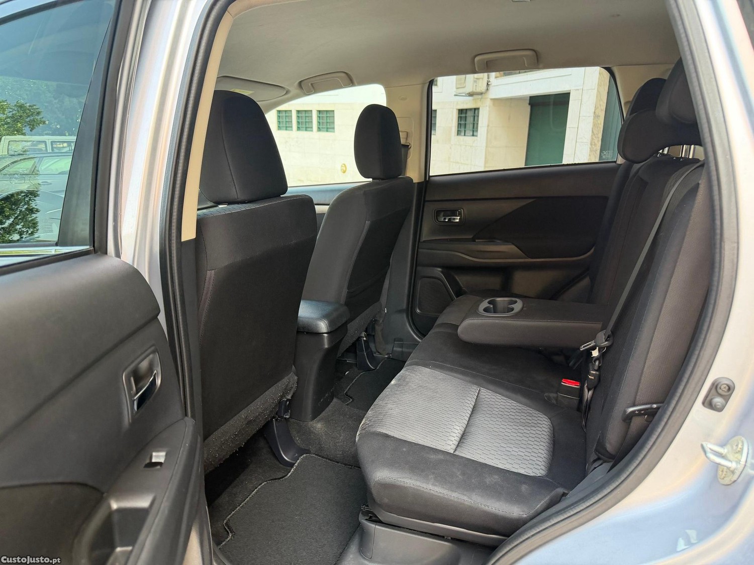 Mitsubishi Outlander 2.2 DI-D Intense — fotografia 4