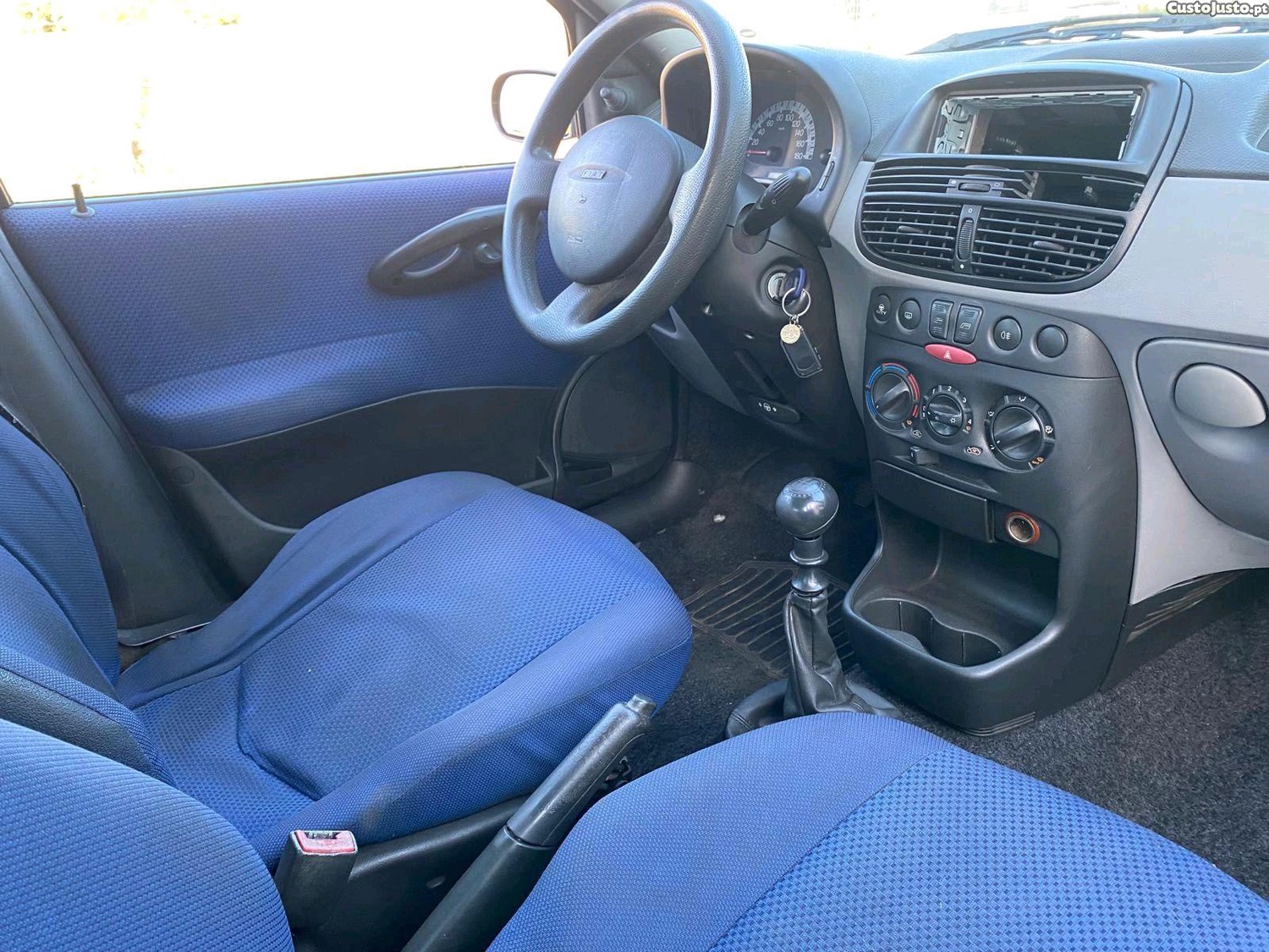 Fiat Punto 1.2 com AC — fotografia 2