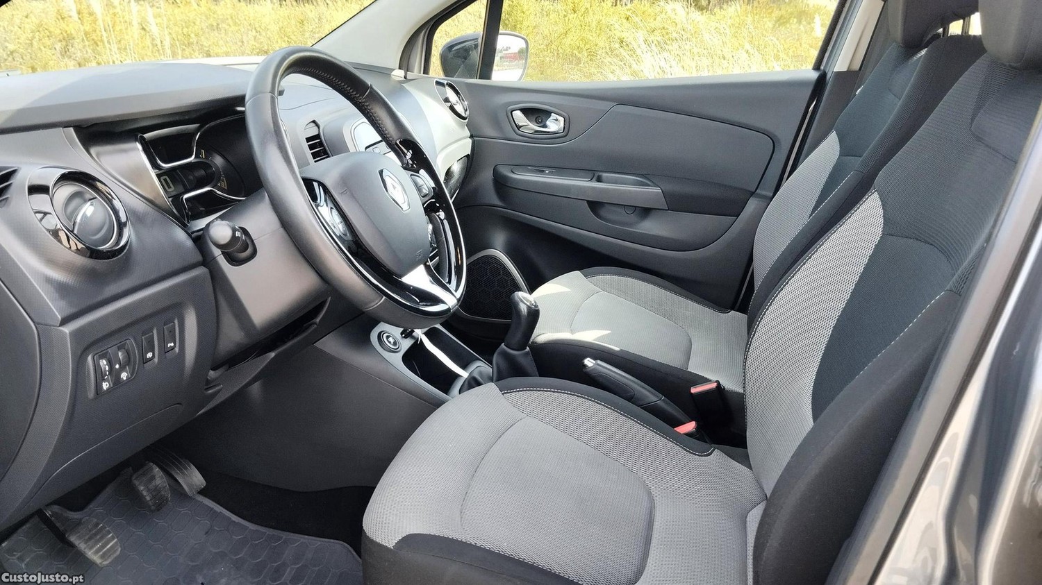 Renault Captur 0.9 Tce - 14 — photo 2
