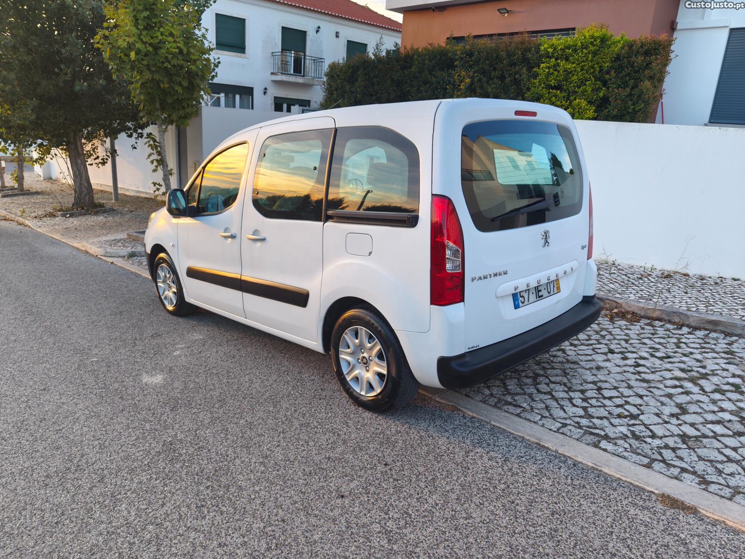 Peugeot Partner 1.6hdi 5 lugares - 09 — photo 3