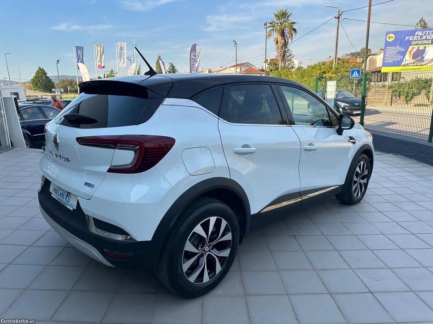 Renault Captur 1.6 E-Tech Intens — photo 5