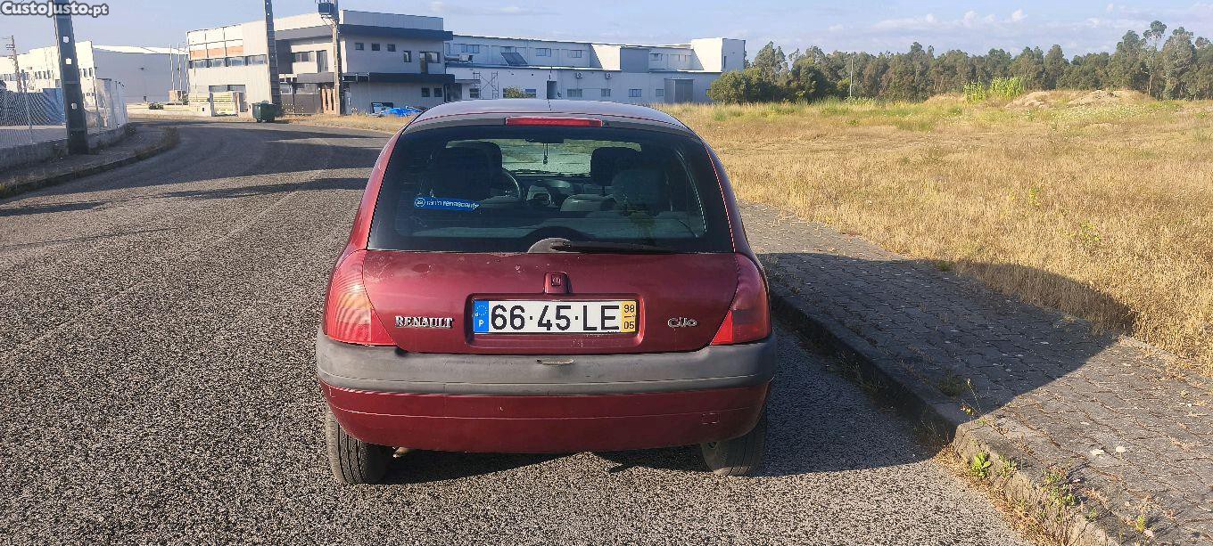 Renault Clio rt — fotografia 8