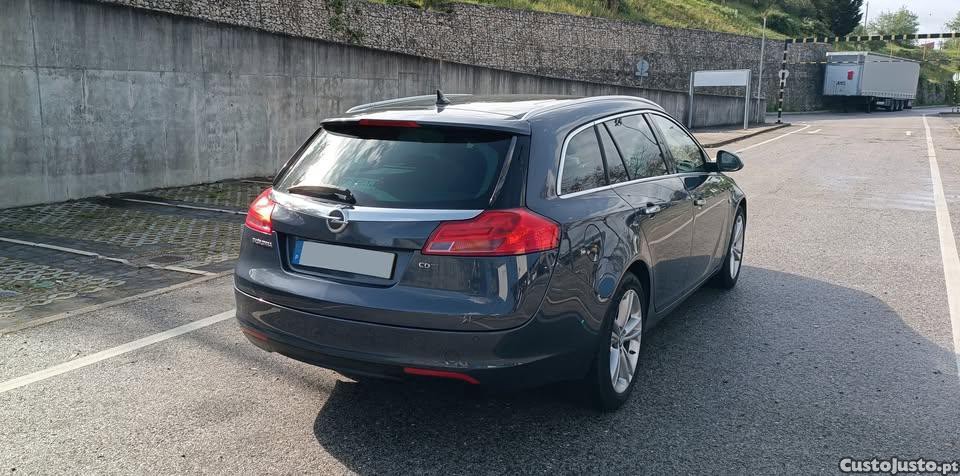 Opel Insignia Sports Tourer 2.0 TDCi — fotografia 5