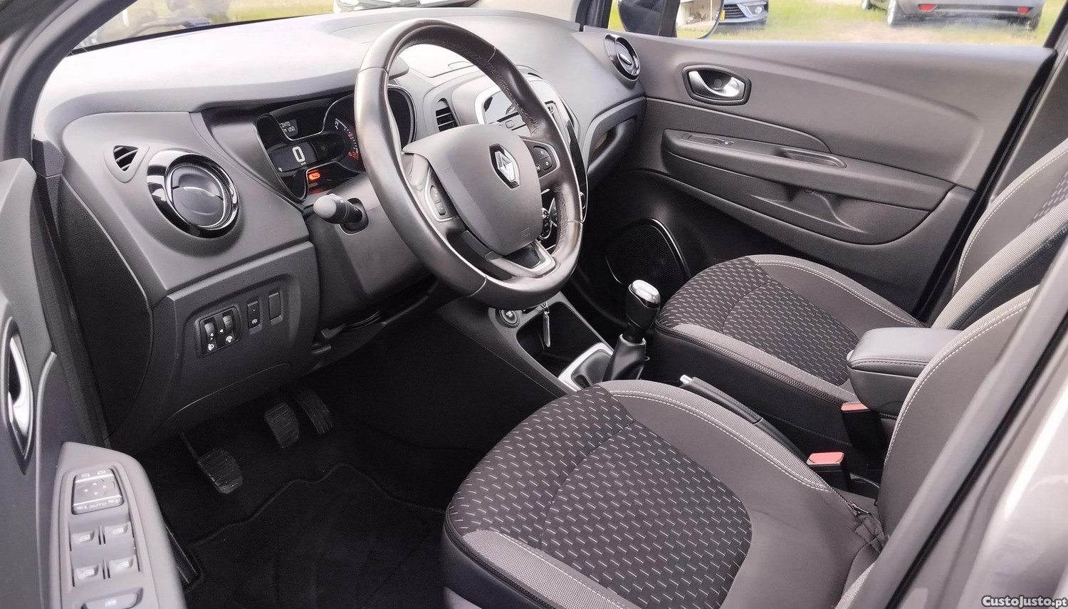Renault Captur 0.9 TCe Exclusive - 19 — photo 2