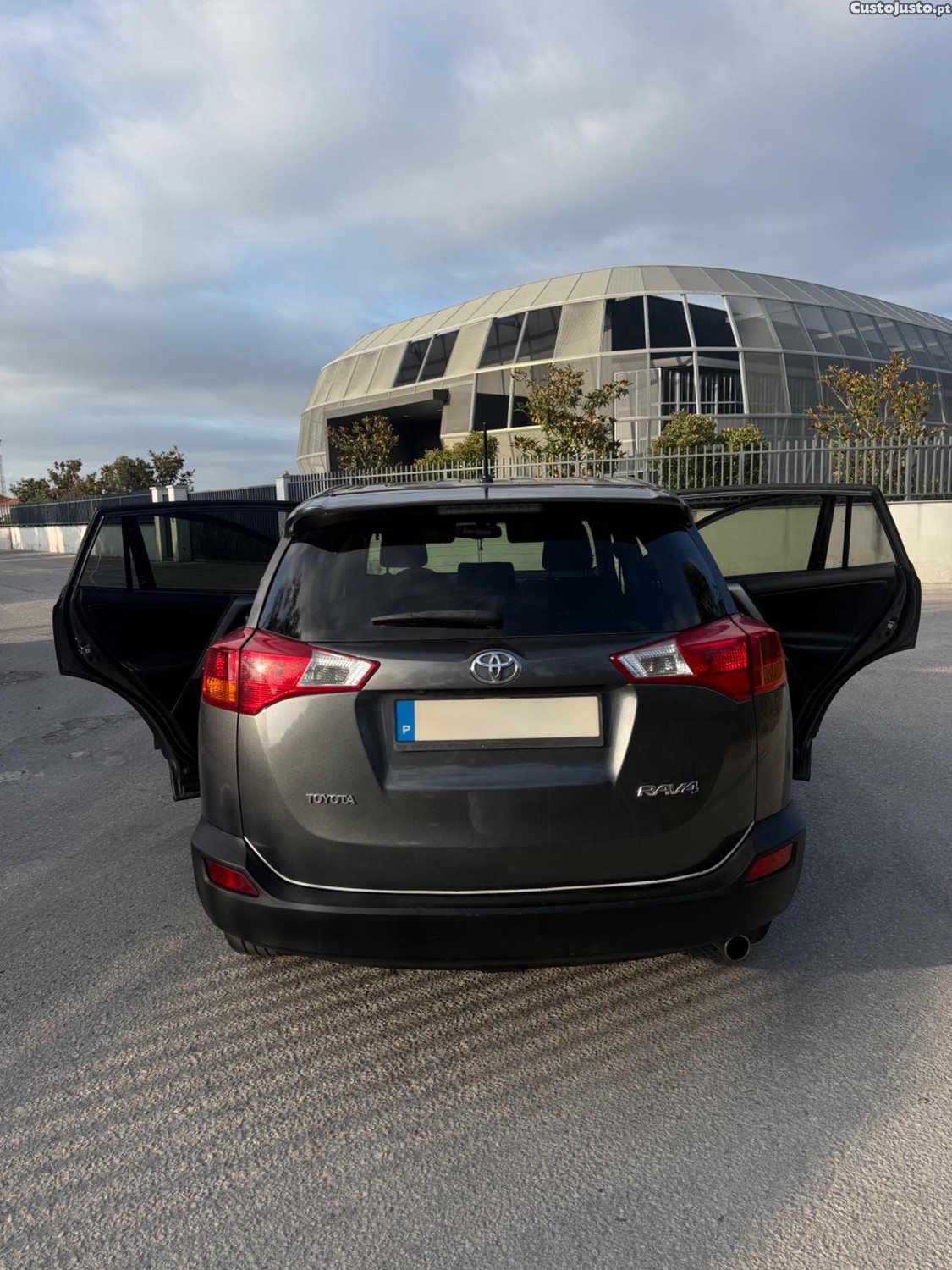 Toyota RAV4 4 — fotografia 4