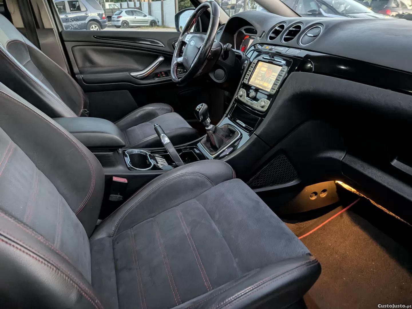 Ford S-Max 2.0 tdci titanium 7l — fotografia 2