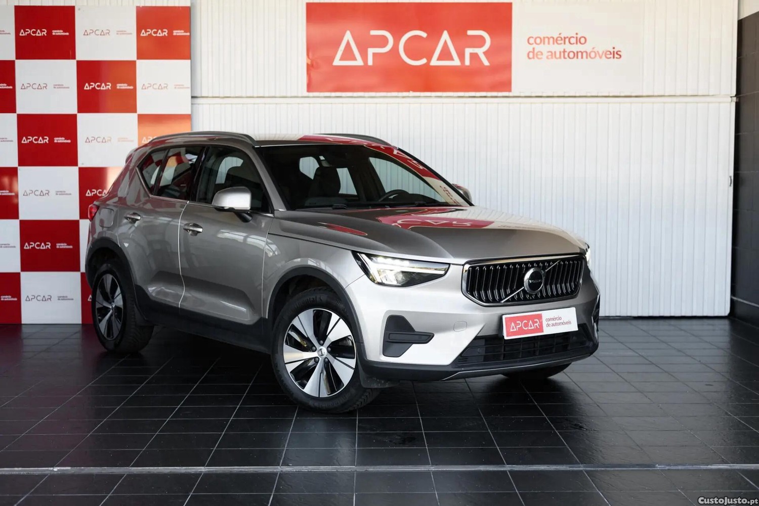 Volvo XC40 1.5 T4 PHEV Core — photo 3