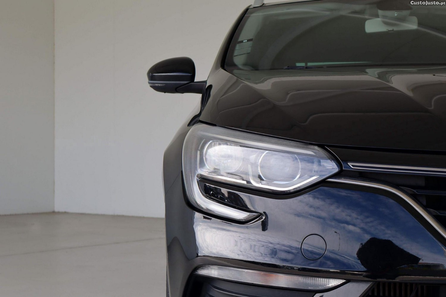 Renault Mégane Sport Tourer 1.3 TCe Limited - 19 — photo 3