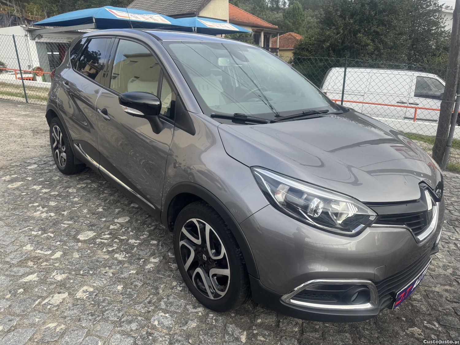 Renault Captur 1.5 DCI 110 CV CAIXA DE 6 VELOCIDADES  - 15 — photo 2
