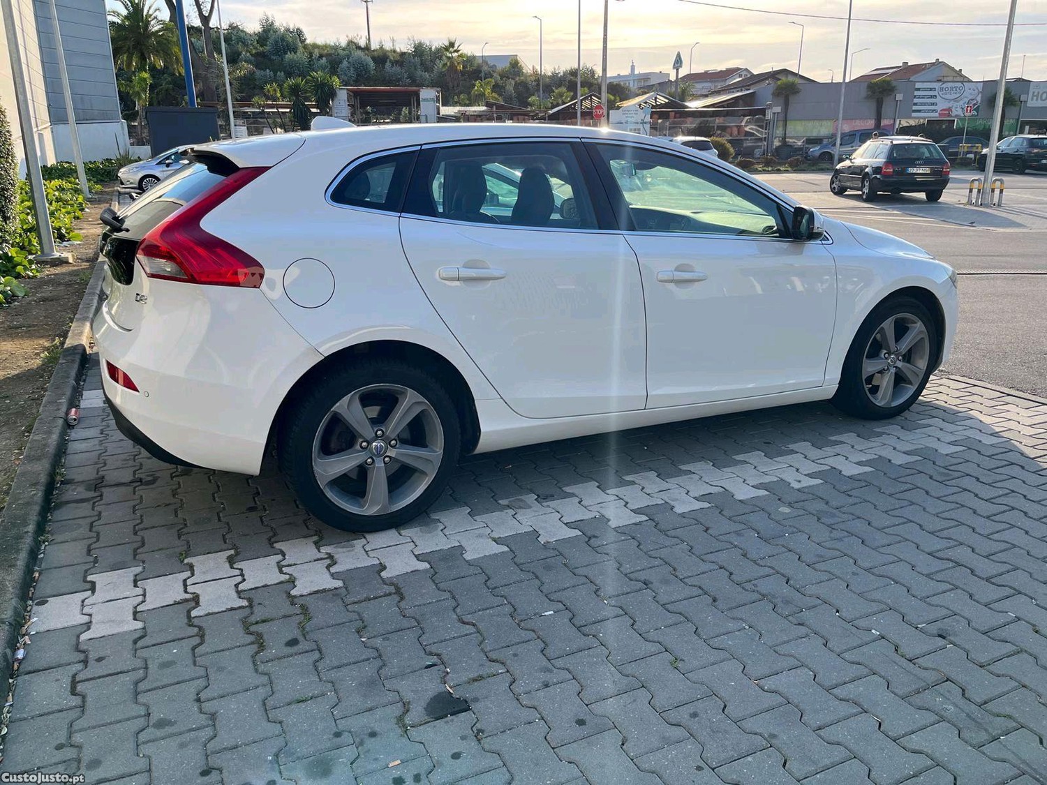 Volvo V40 1.6 — photo 5