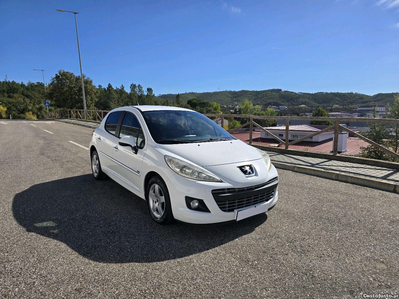 Peugeot 207 1.4 HDI Sportium Nacional 2012 - 12 — photo 4