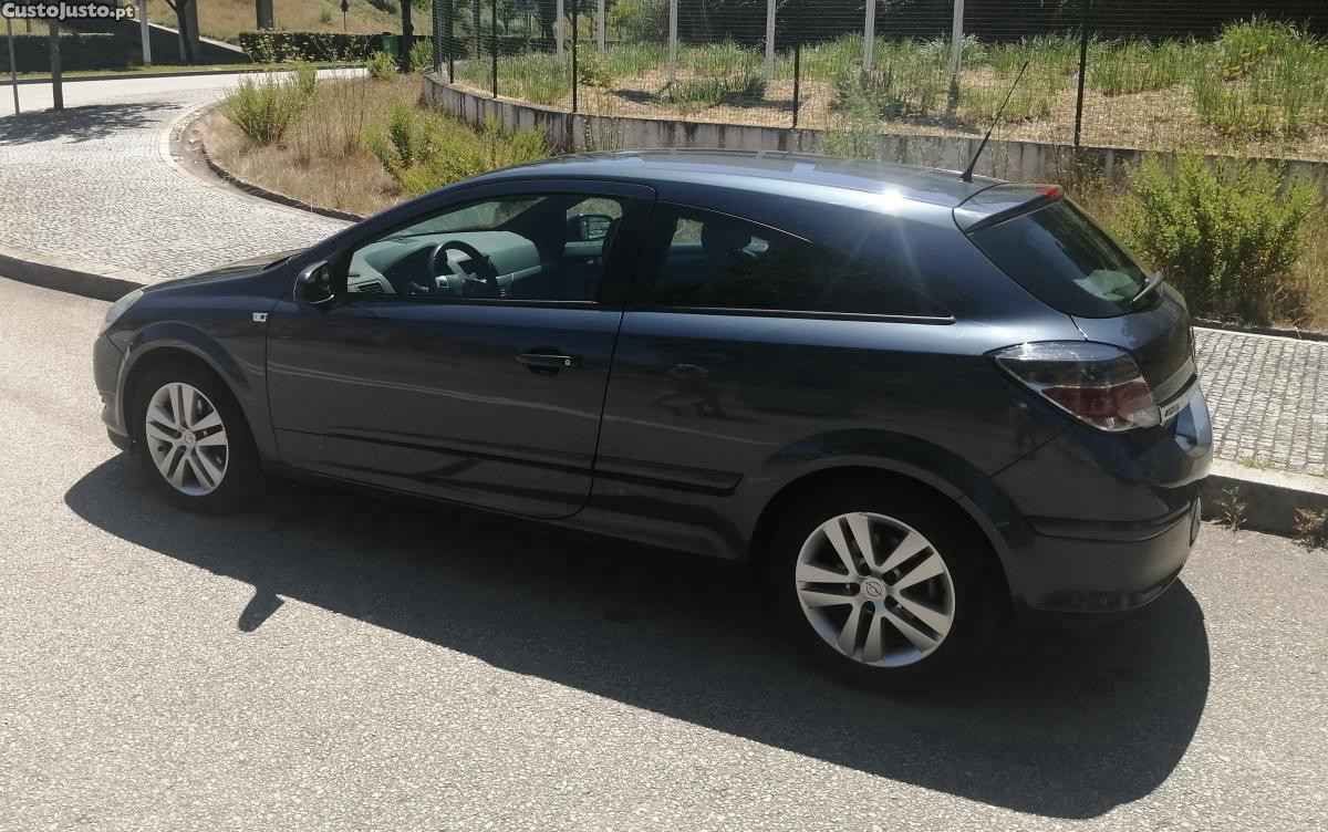 Opel Astra GTC — fotografia 7