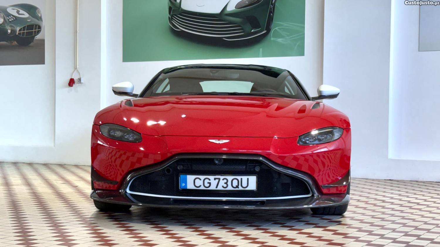 Aston Martin Vantage V8 Heritage Edition — photo 2