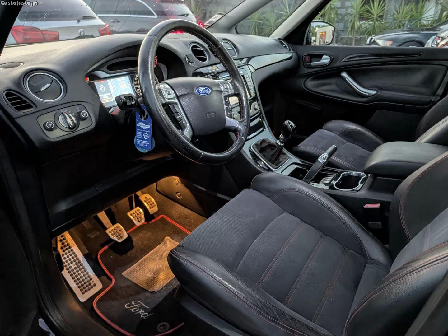 Ford S-Max 2.0 tdci titanium 7l — fotografia 5