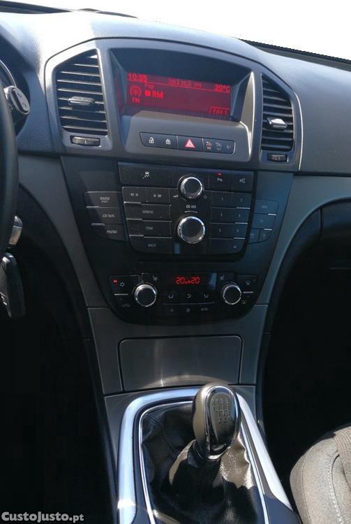 Opel Insignia Sports Tourer 2.0 TDCi — fotografia 4