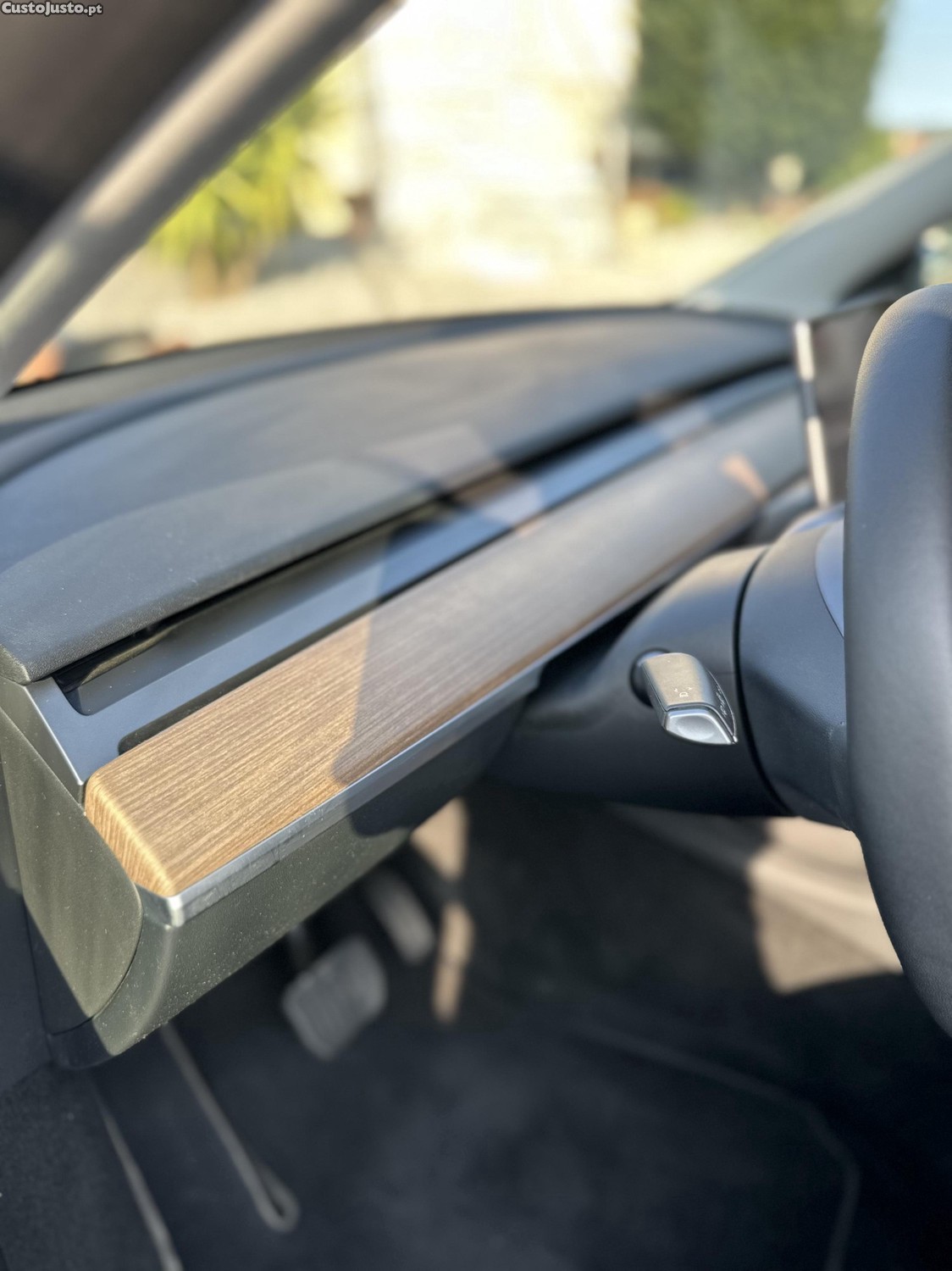 Tesla Model Y SR+ QuickSilver 2023 — fotografia 7