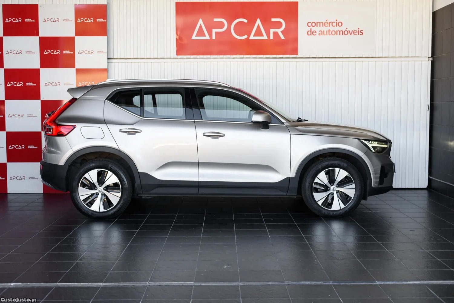 Volvo XC40 1.5 T4 PHEV Core — photo 4