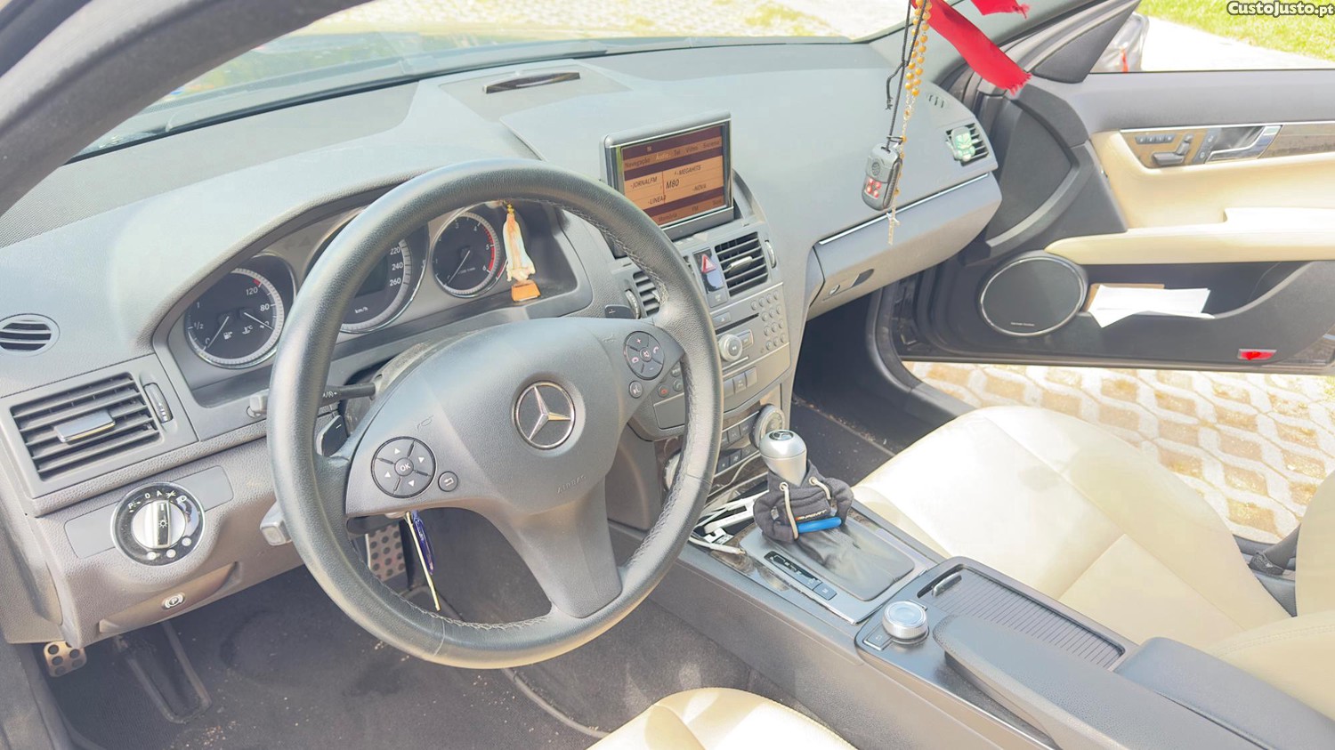 Mercedes-Benz Classe C W204 — fotografia 10