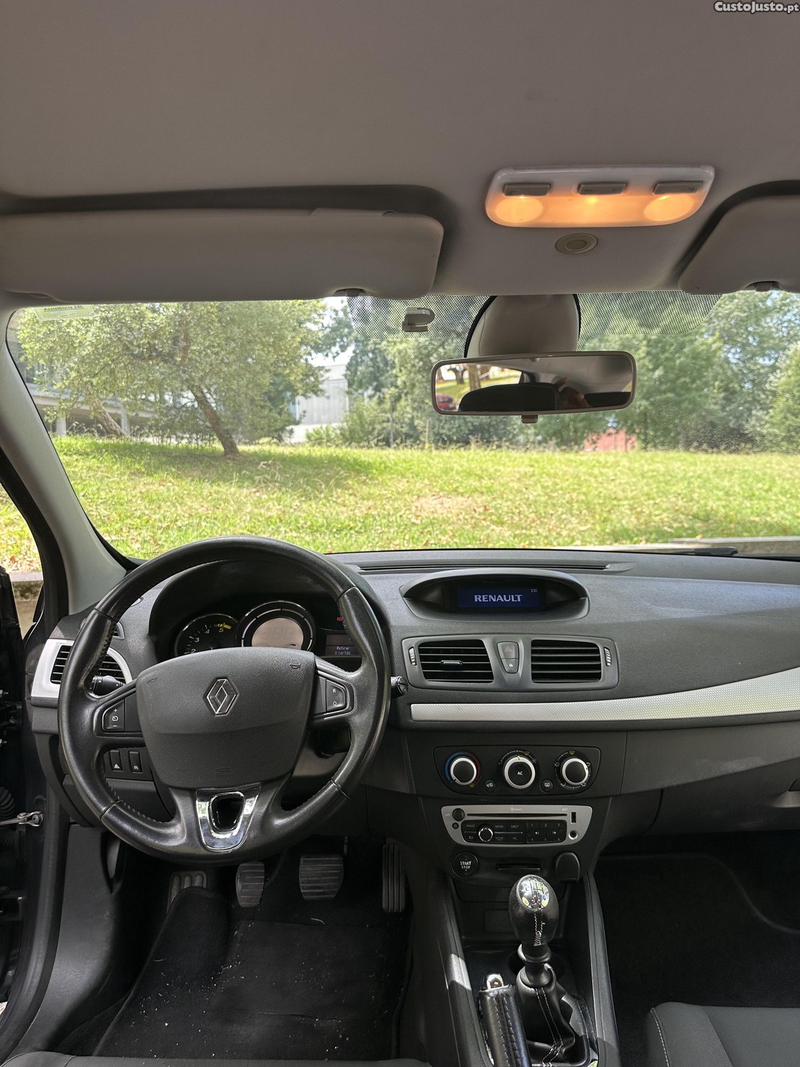 Renault Mégane Dynamique — fotografia 11