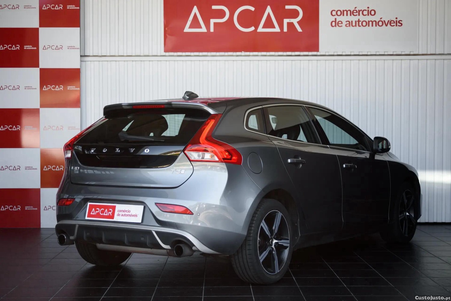 Volvo V40 1.5 T3 Sport Edition R Geartronic — fotografia 2