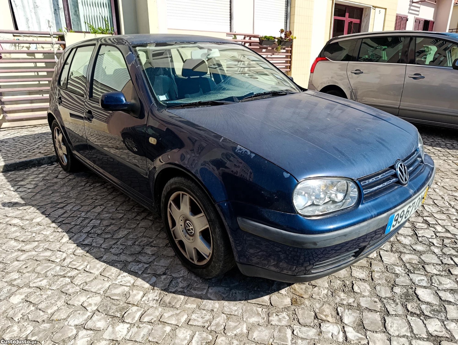 VW Golf Confortline — fotografia 3