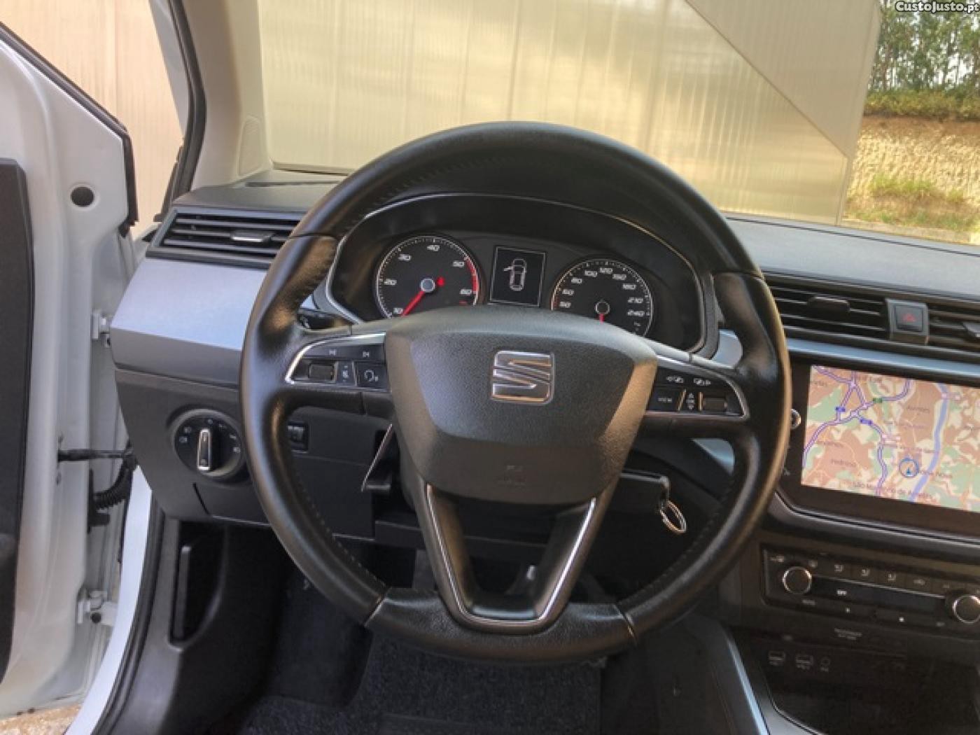 SEAT Arona 1.6 TDI Reference — fotografia 16