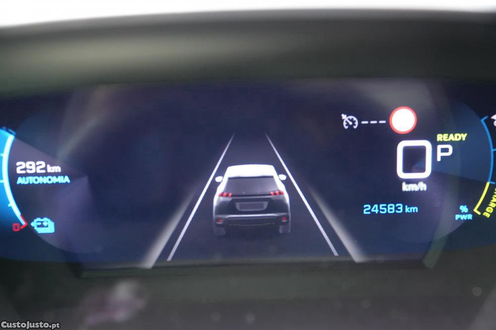 Peugeot e-2008 50 kWh Allure Pack — photo 5